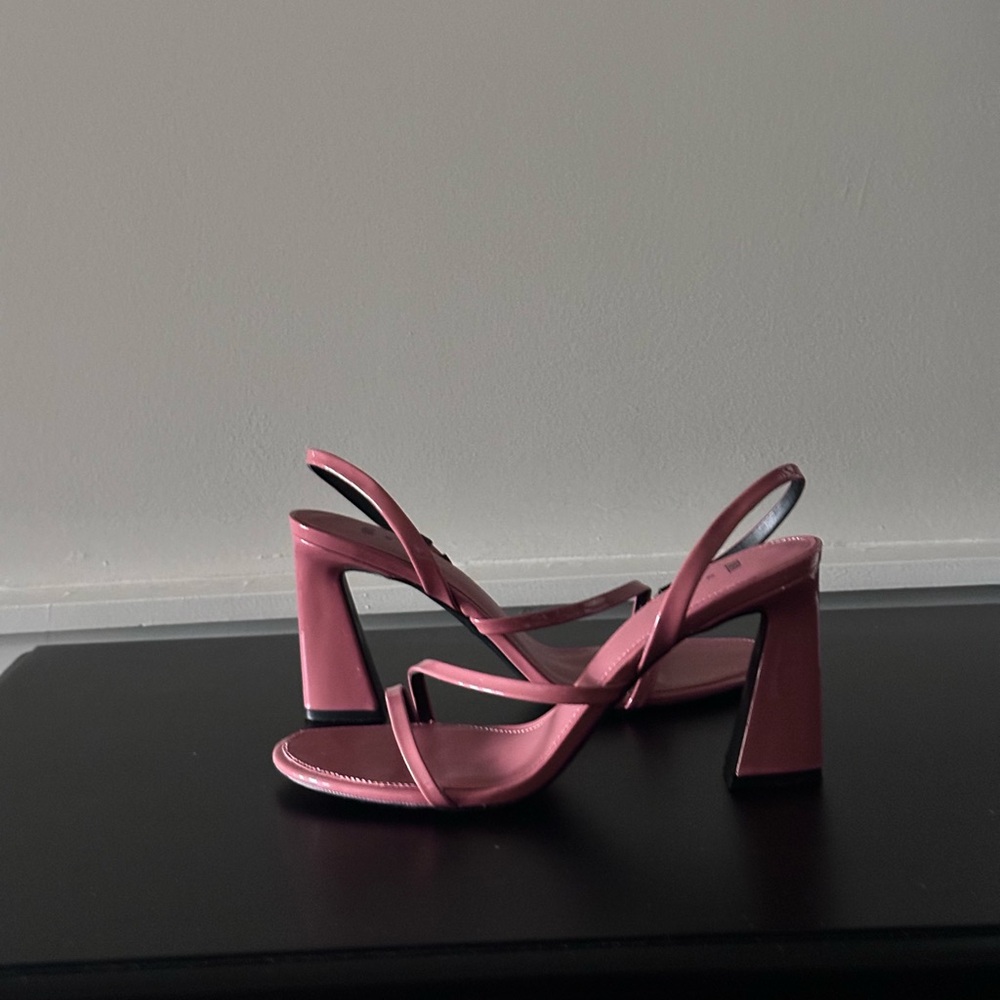 Pink sculpted heel